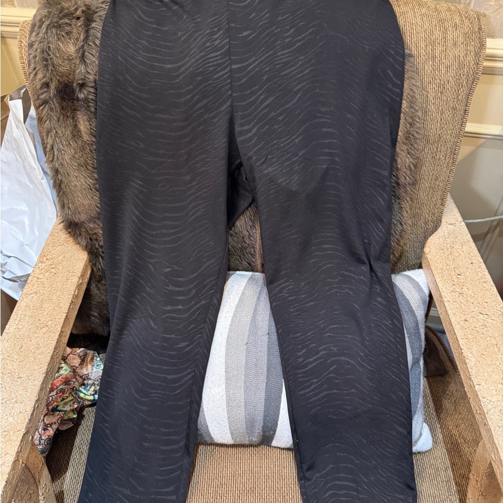 Cache Animal Print Black Textured leggings Pants sizeโ large